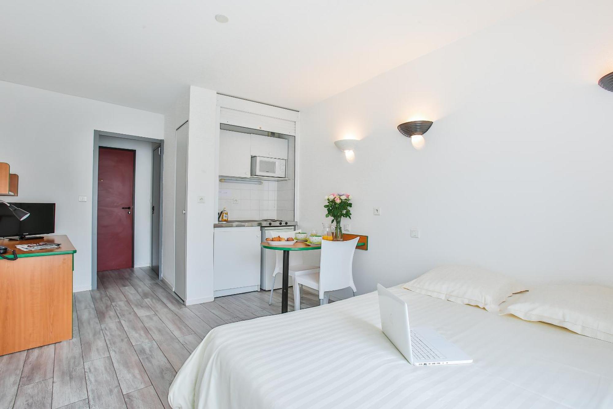 Appart'Hotel Laureades Clermont-Ferrand Centre Jaude Rum bild