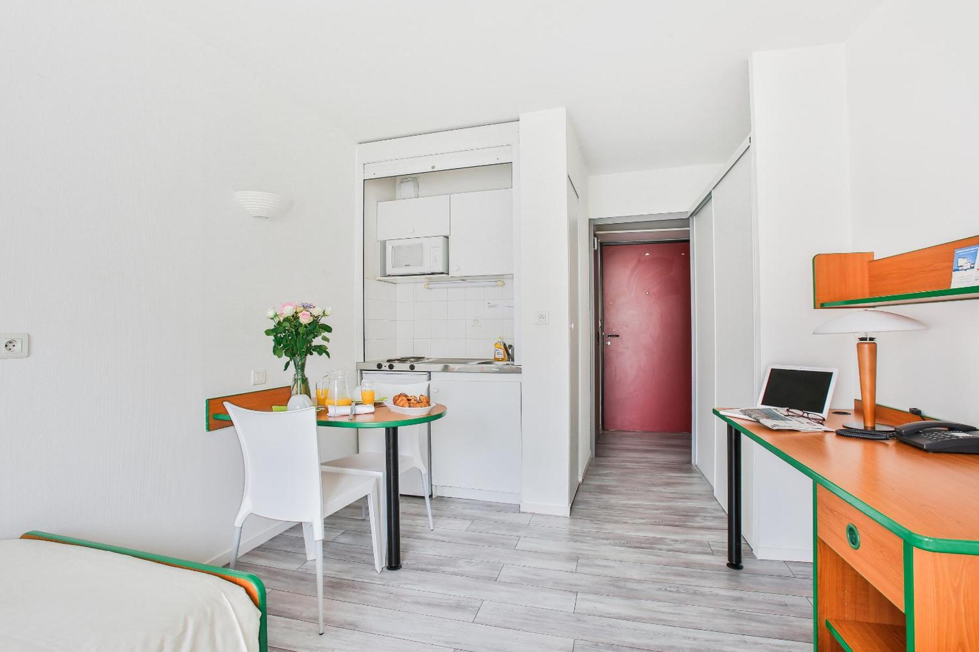 Appart'Hotel Laureades Clermont-Ferrand Centre Jaude Rum bild