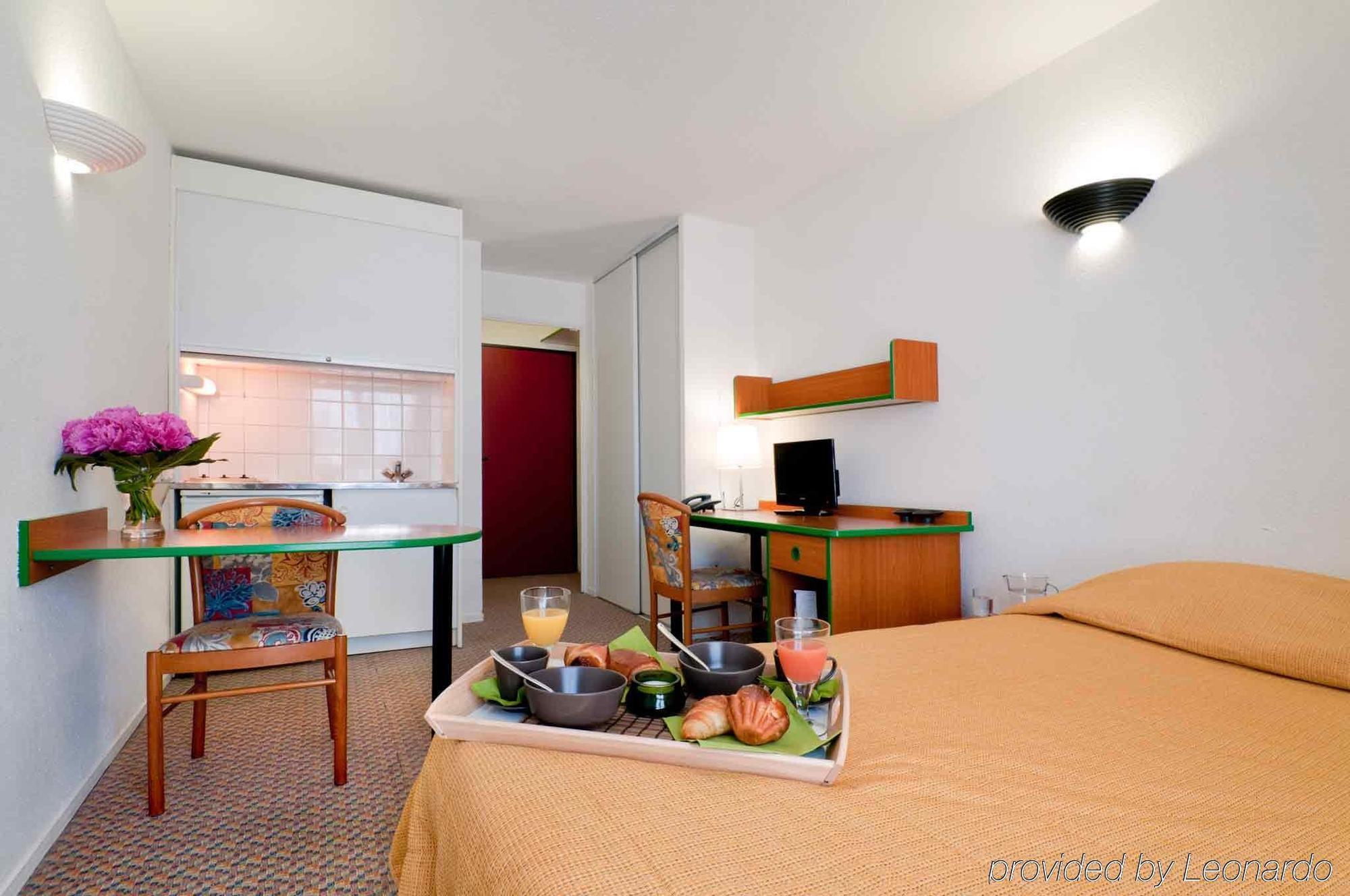Appart'Hotel Laureades Clermont-Ferrand Centre Jaude Rum bild