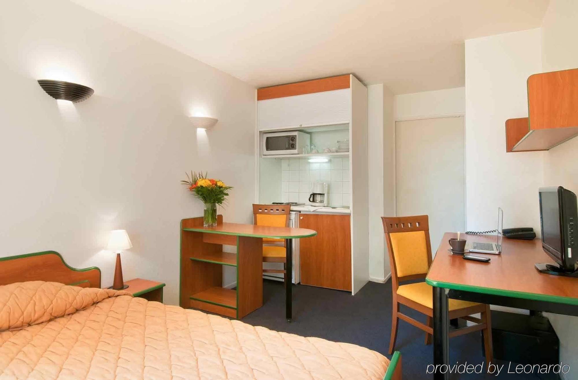 Appart'Hotel Laureades Clermont-Ferrand Centre Jaude Rum bild